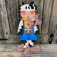 Load image into Gallery viewer, Farmhouse centerpiece, Cow decoration, Primitive Wooden Cow shelf sitter, Country style cow decoration, Bovine decor, Chicken decoration