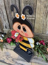 Load image into Gallery viewer, Bee decoration, Bee arrangement for table, bee shelf sitter, kitchen island decoration for summer, cute Bumble Bee, Queen bee, garden decor