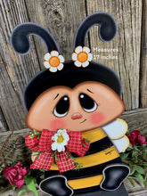 Load image into Gallery viewer, Bee decoration, Bee arrangement for table, bee shelf sitter, kitchen island decoration for summer, cute Bumble Bee, Queen bee, garden decor