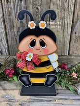Load image into Gallery viewer, Bee decoration, Bee arrangement for table, bee shelf sitter, kitchen island decoration for summer, cute Bumble Bee, Queen bee, garden decor