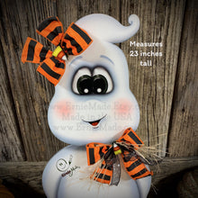Load image into Gallery viewer, Halloween centerpiece, Halloween Decoration, Ghost Decoration, Jack o lantern decoration, Halloween, wooden Ghost, Halloween ghost Wreath,