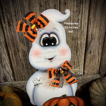 Load image into Gallery viewer, Halloween centerpiece, Halloween Decoration, Ghost Decoration, Jack o lantern decoration, Halloween, wooden Ghost, Halloween ghost Wreath,