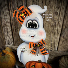 Load image into Gallery viewer, Halloween centerpiece, Halloween Decoration, Ghost Decoration, Jack o lantern decoration, Halloween, wooden Ghost, Halloween ghost Wreath,