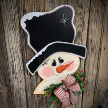 Load image into Gallery viewer, Snowman door hanger, Christmas door hanger, Snowman wreath, Wooden Snowman decor, Large Snowman Head for front door, Wood Christmas Snowman