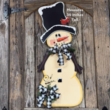 Load image into Gallery viewer, Wooden Snowman decoration, Winter door hanger, Large Snowman wreath for front door, Christmas porch decoration, Primitive snowman door decor