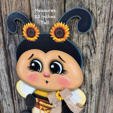 Load image into Gallery viewer, BEE door hanger, Bee decoration, Bee wreath, Wooden Bee sign, Bumble Bee decor, Bee, Baby bee room decor, Summer door hanger for front door