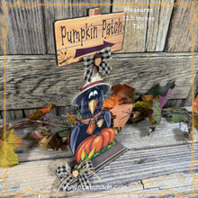 Load image into Gallery viewer, Fall Crow decoration, funny Crow on pumpkin Patch sign, wooden Fall shelf sitter, Halloween, Primitive Harvest Crow and corn, Farmhouse crow