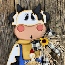 Load image into Gallery viewer, Farmhouse cow door hanger, Cow decoration, Wooden Cow sign, Cow door hanger, Farmhouse wall decor, Bovine decor, Farm Cow wreath attachment