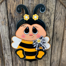 Load image into Gallery viewer, BEE door hanger, Bee decoration, Bee wreath, Wooden Bee sign, Bumble Bee decor, Bee, Baby bee room decor, Summer door hanger for front door