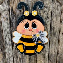 Load image into Gallery viewer, BEE door hanger, Bee decoration, Bee wreath, Wooden Bee sign, Bumble Bee decor, Bee, Baby bee room decor, Summer door hanger for front door
