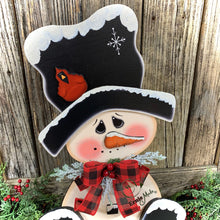 Load image into Gallery viewer, Snowman decoration, Snowman centerpiece, Winter decoration, Snowman decor, Snowman, Red Cardinal centerpiece, Snowman wreath, Wooden snowman
