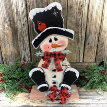 Load image into Gallery viewer, Snowman decoration, Snowman centerpiece, Winter decoration, Snowman decor, Snowman, Red Cardinal centerpiece, Snowman wreath, Wooden snowman
