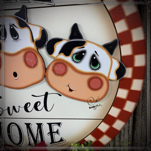 Front door hanger, Farmhouse cow door decor, Wood round, shiplap decor, Housewarming gift, Cow wreath, Cow decor, Farm door sign with cows