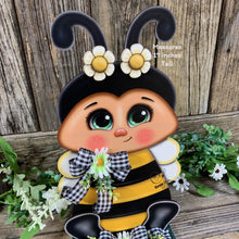 Load image into Gallery viewer, Bee decoration, Bee arrangement for table, bee shelf sitter, kitchen island decoration for summer, cute Bumble Bee, Queen bee, garden decor
