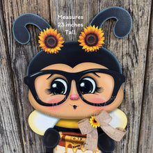 Load image into Gallery viewer, BEE door hanger, Bee decoration, Bee wreath, Wooden Bee sign, Bumble Bee decor, Bee, Baby bee room decor, Summer door hanger for front door
