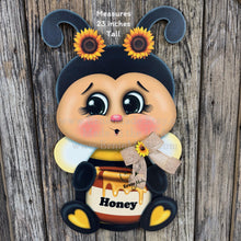 Load image into Gallery viewer, BEE door hanger, Bee decoration, Bee wreath, Wooden Bee sign, Bumble Bee decor, Bee, Baby bee room decor, Summer door hanger for front door

