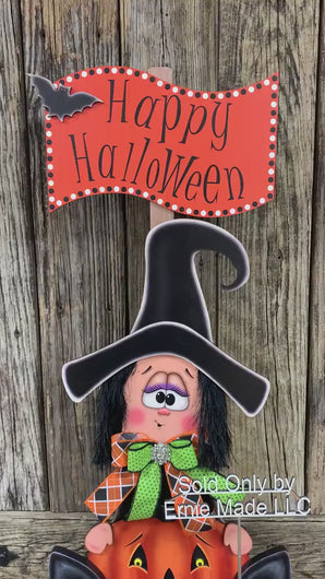 Halloween decoration, fall decor, entry way witch, cute wooden sitting Witch with Jack-o-lantern, trick or treat sign, Happy Halloween sign