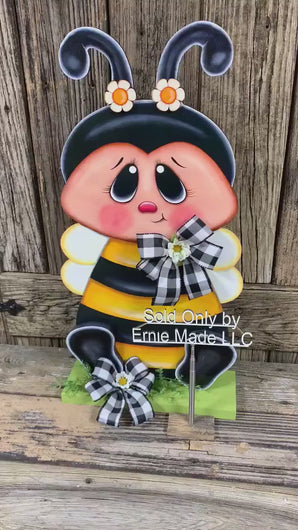 BEE centerpiece, Bee decoration, Bee arrangement, Wooden Bee with stand, Bumble Bee decor, Summer Bee shelf sitter, wooden Bee arrangement