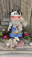 Load and play video in Gallery viewer, Farmhouse centerpiece, Cow decoration, Primitive Wooden Cow shelf sitter, Country style cow decoration, Bovine decor, Chicken decoration
