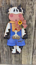 Load and play video in Gallery viewer, Farmhouse cow door hanger, Cow decoration, Wooden Cow sign, Cow door hanger, Farmhouse wall decor, Bovine decor, Farm Cow wreath attachment
