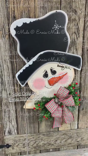 Snowman door hanger, Christmas door hanger, Snowman wreath, Wooden Snowman decor, Large Snowman Head for front door, Wood Christmas Snowman