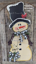 Load and play video in Gallery viewer, Wooden Snowman decoration, Winter door hanger, Large Snowman wreath for front door, Christmas porch decoration, Primitive snowman door decor
