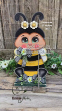 Load and play video in Gallery viewer, Bee decoration, Bee arrangement for table, bee shelf sitter, kitchen island decoration for summer, cute Bumble Bee, Queen bee, garden decor
